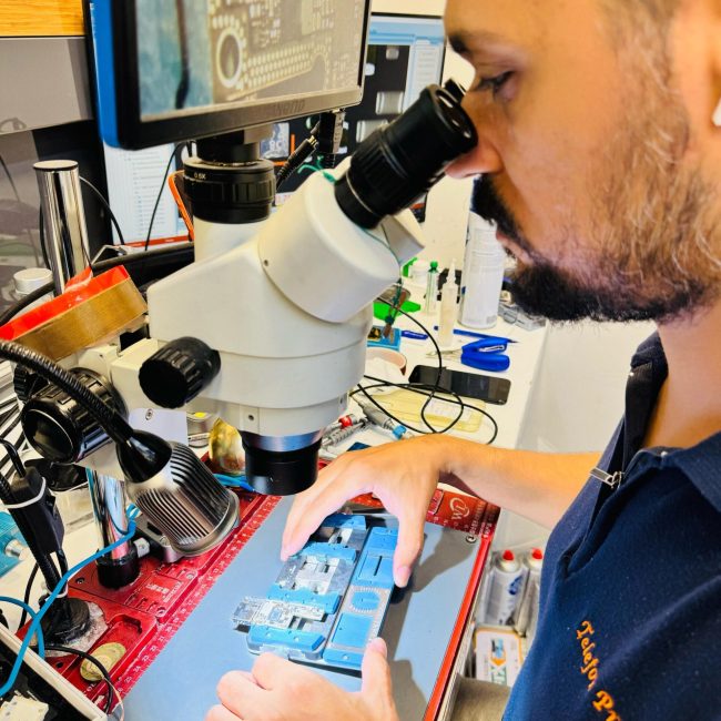 Telefon Profesörü olarak, bütün İzmir'e telefon tamiri hizmeti sağlıyoruz. Konak Telefon Tamiri arayışlarına Bornova'dan cevap oluyoruz.